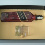 Hộp rượu phun nhung Johnnie walker