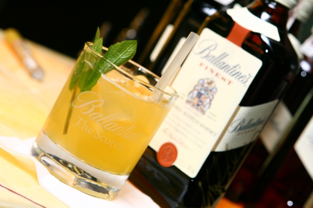 thưởng-thức-ballantines-finest700ml