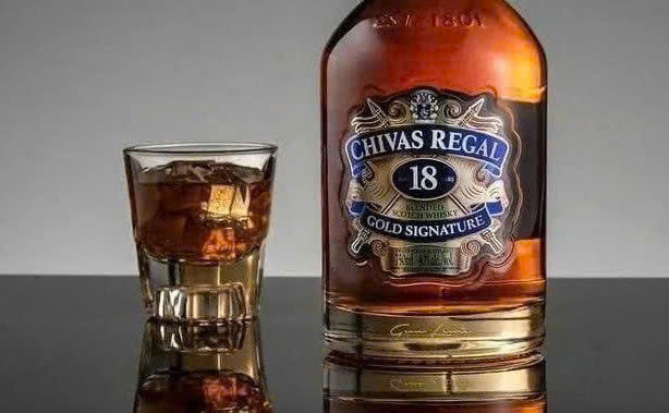 Thuong-thuc-ruou-chivas-18-YO-pininfarina