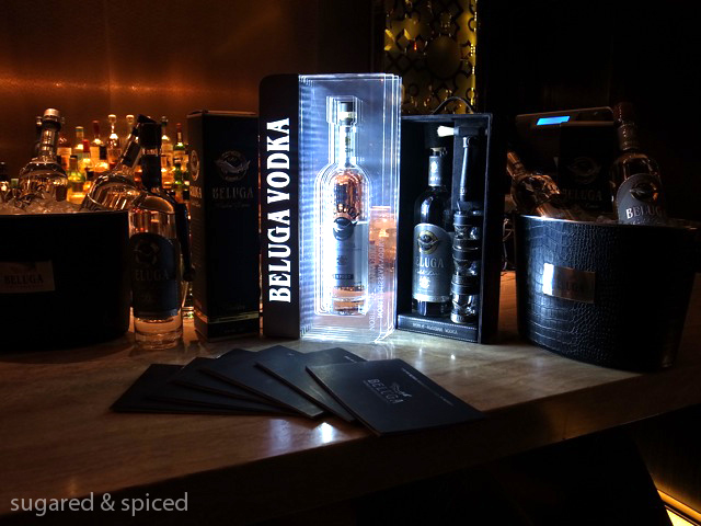 trưng bày Vodka Beluga Gold 