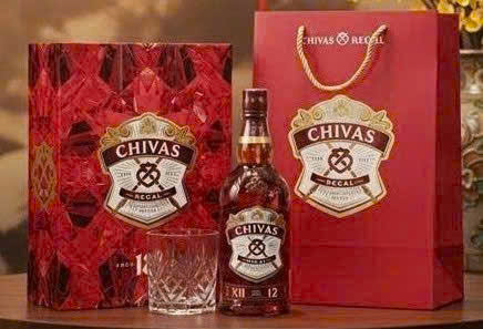 Bo-san-pham-Ruou-Chivas-Regal-12-Nam-Hop-Qua-Tet-2026-gia-re