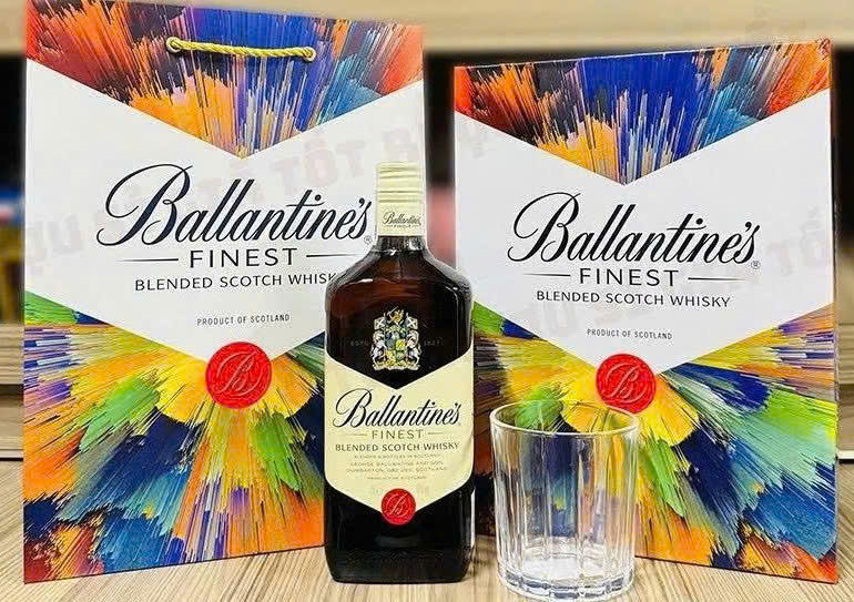 Bo-san-pham-hop-qua-ballentines-finest-GF-2026-1