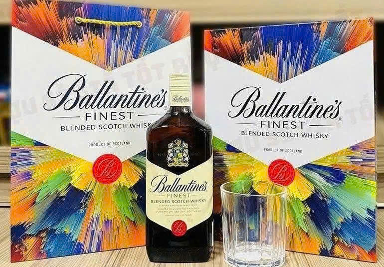 Bo-san-pham-hop-qua-ballentines-finest-GF-2026-2