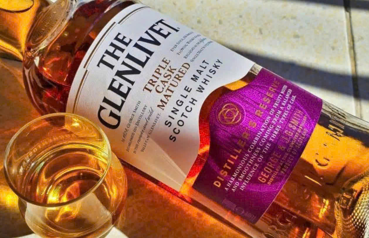 Dung-chuan-vi-voi-Glenlivet-Triple-Cask-gia-re-nhat