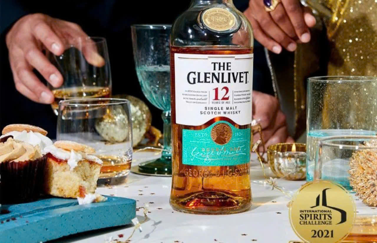 Dung-dieu-voi-Glenlivet-12-YO-gia-re