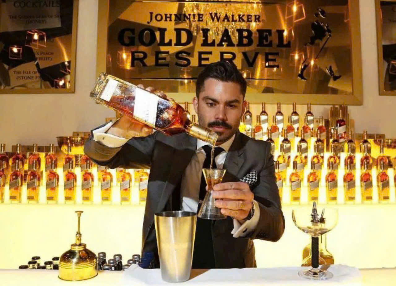 Dung-dieu-voi-Gold-Label-Reserve-750-ml