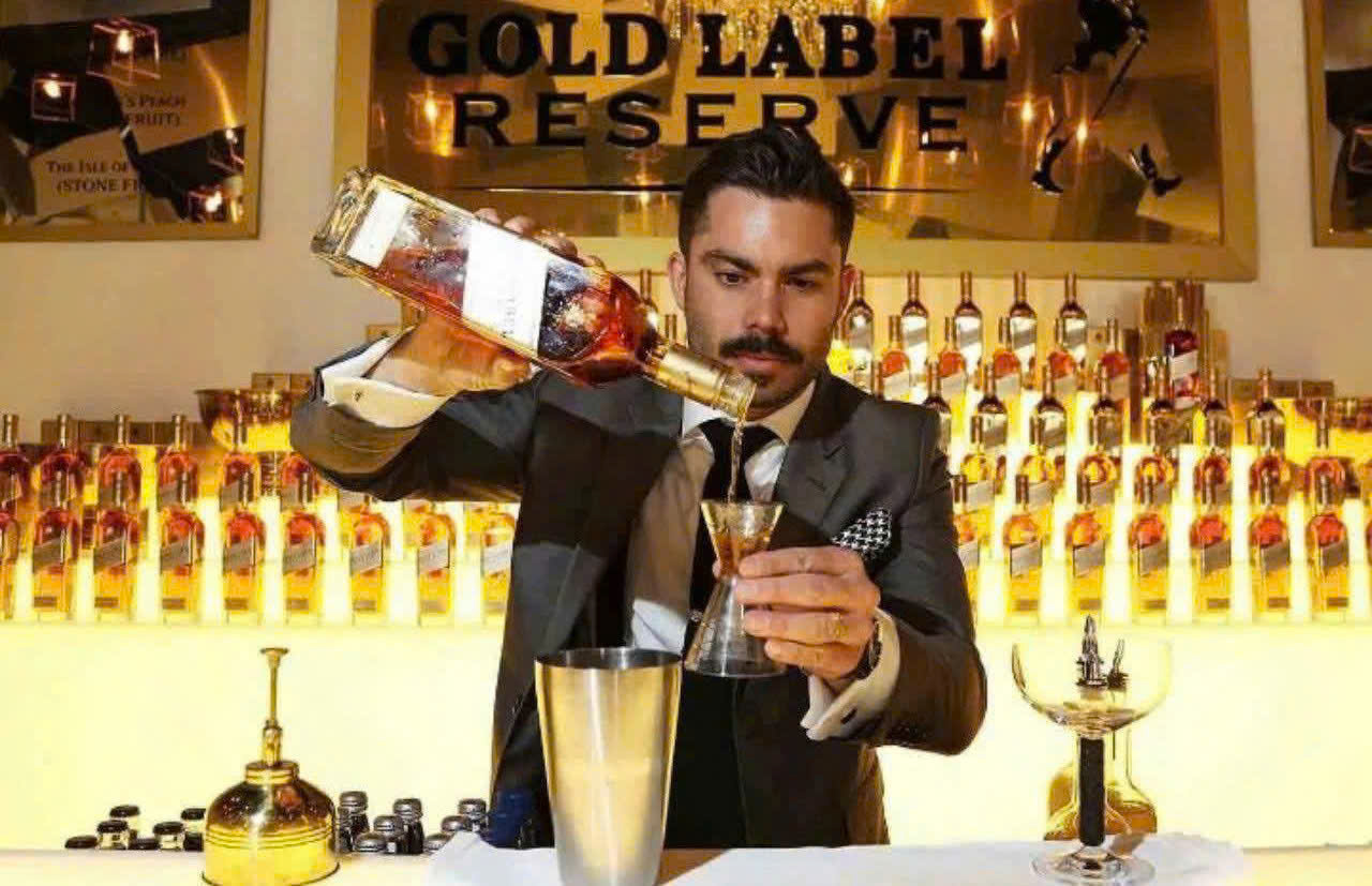 Dung-dieu-voi-Gold-Label-Reserve-Vang