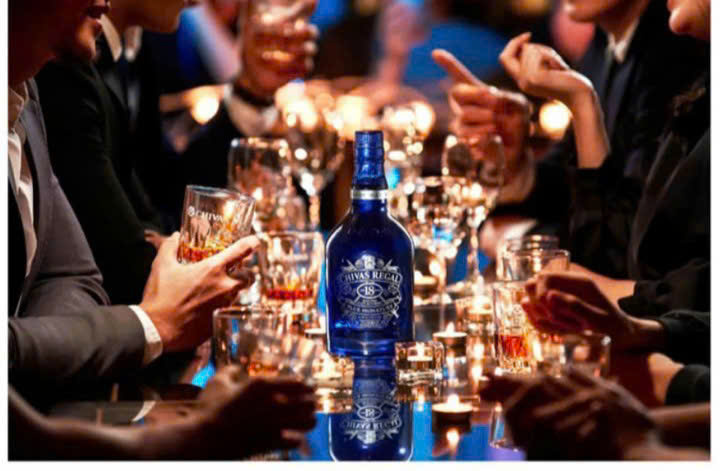 Dung-dieu-voi-chivas-18-blue-hop-qua-2026-26