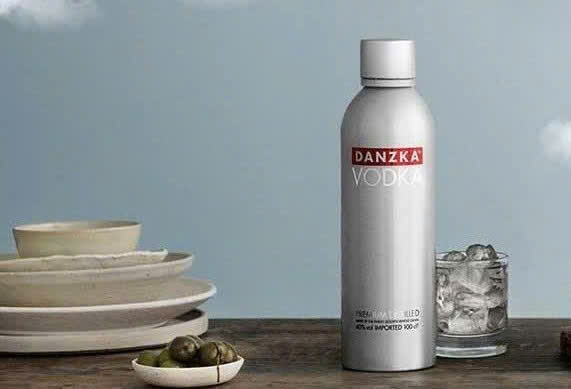 Gioi-thieu-ruou-vodka-danzka-700-ml