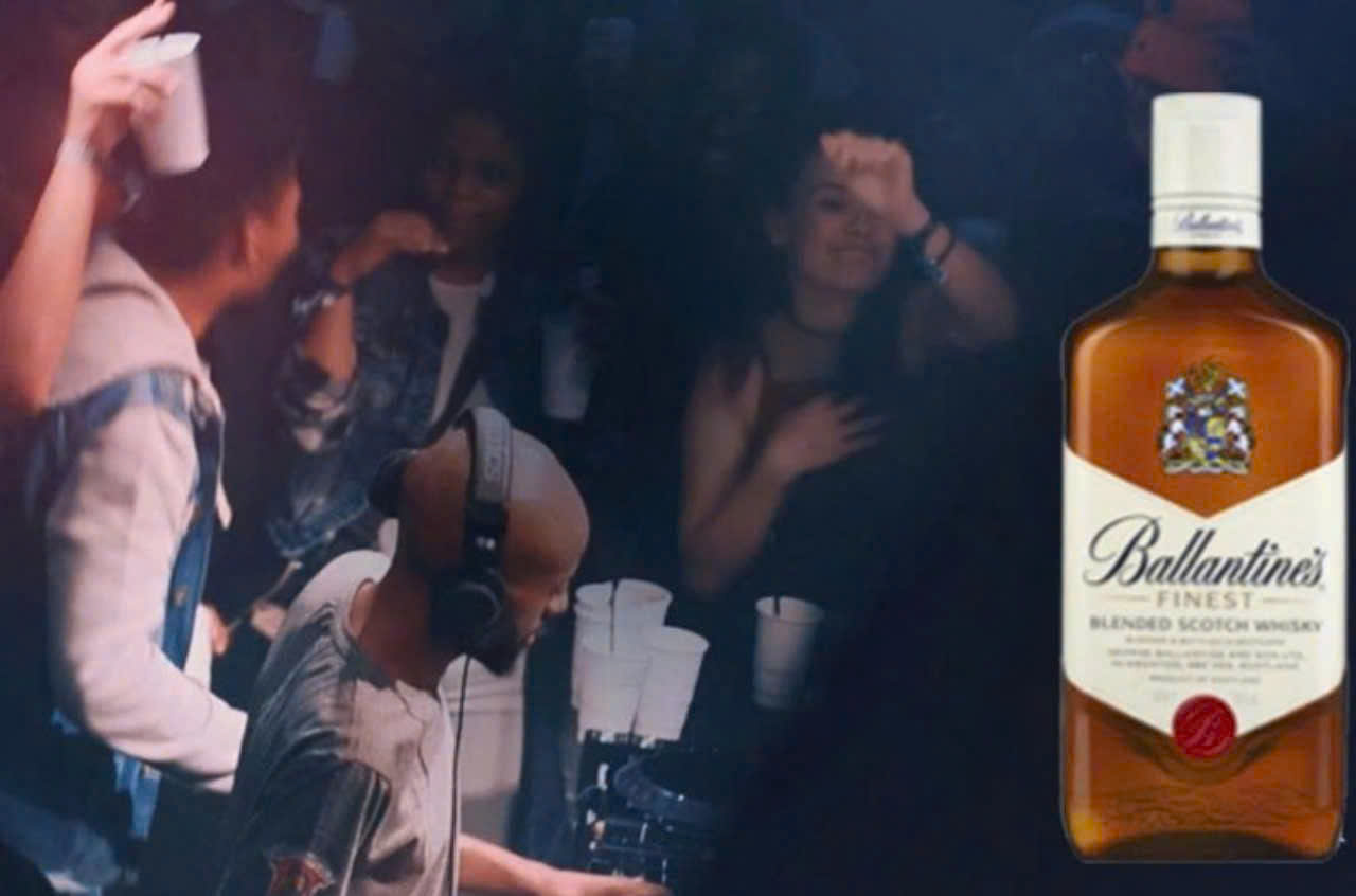 Gioi-tre-hien-dai-va-Ballantines-Finest-1lit