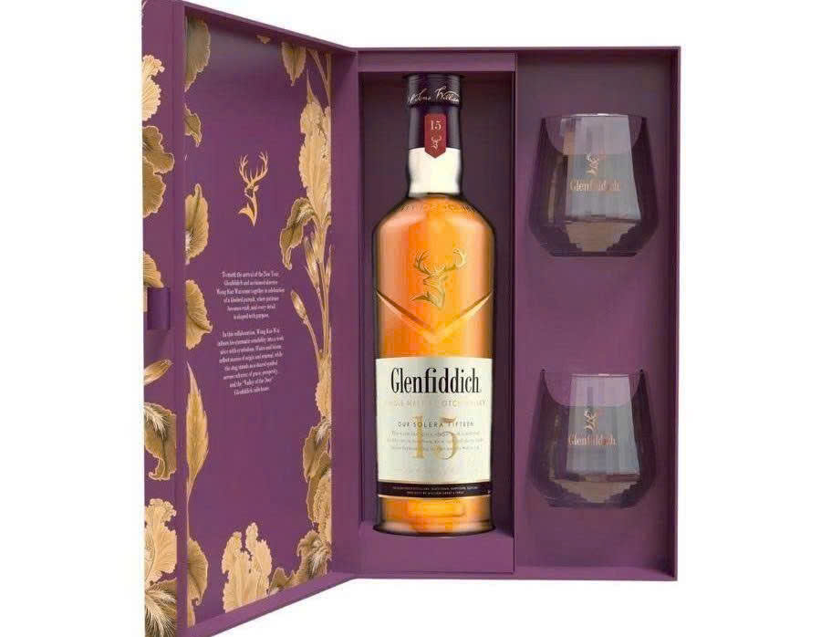 Glenfiddich-15-Hop-Qua-2026-khi-mo-hop-6