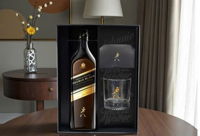 JW-Double-Black-Hop-qua-2026-khi-mo-hop-tet-gia-re-16