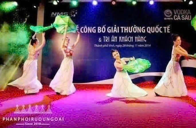 Le-Cong-bo-giai-vang-cho-Vodka-ca-sau-Xanh-tai-Viet-Nam