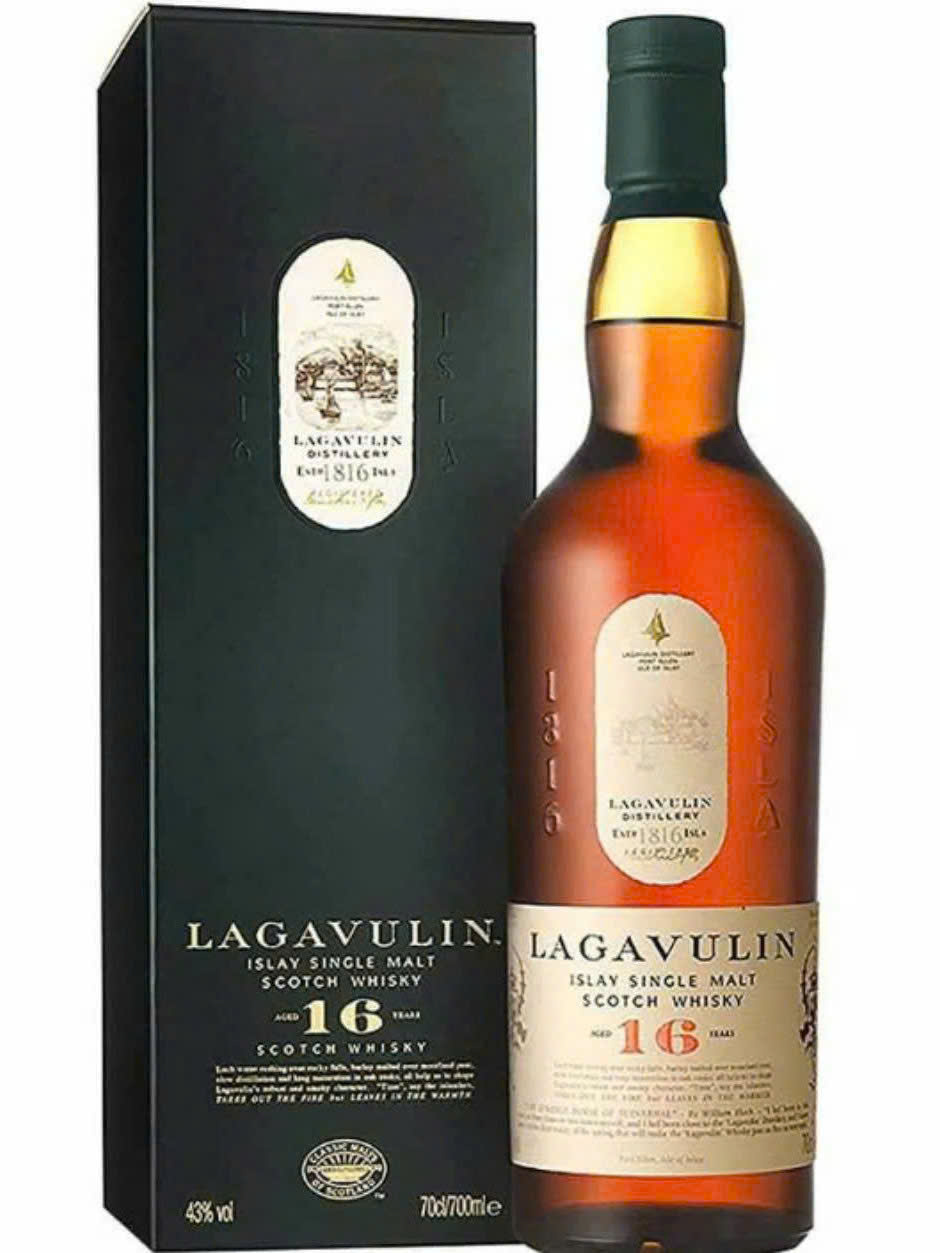 Mua-Lagavulin-16-700-ml-gia-re