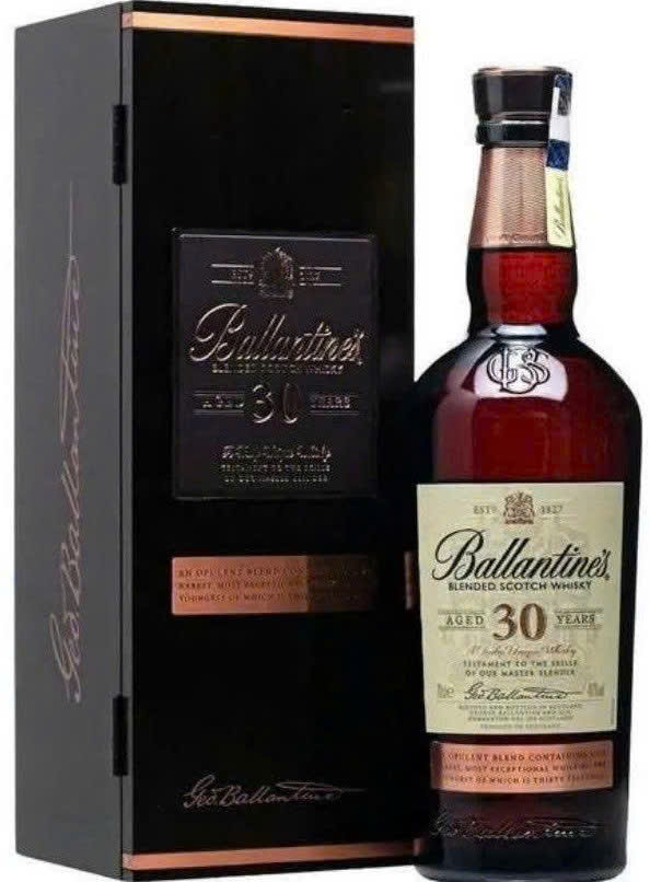 Mua-ban-Ballantines-30-YO-gia-re-nhat-HN