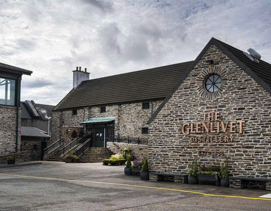 Noi-san-sinh-ra-dong-ruou-Glenlivet