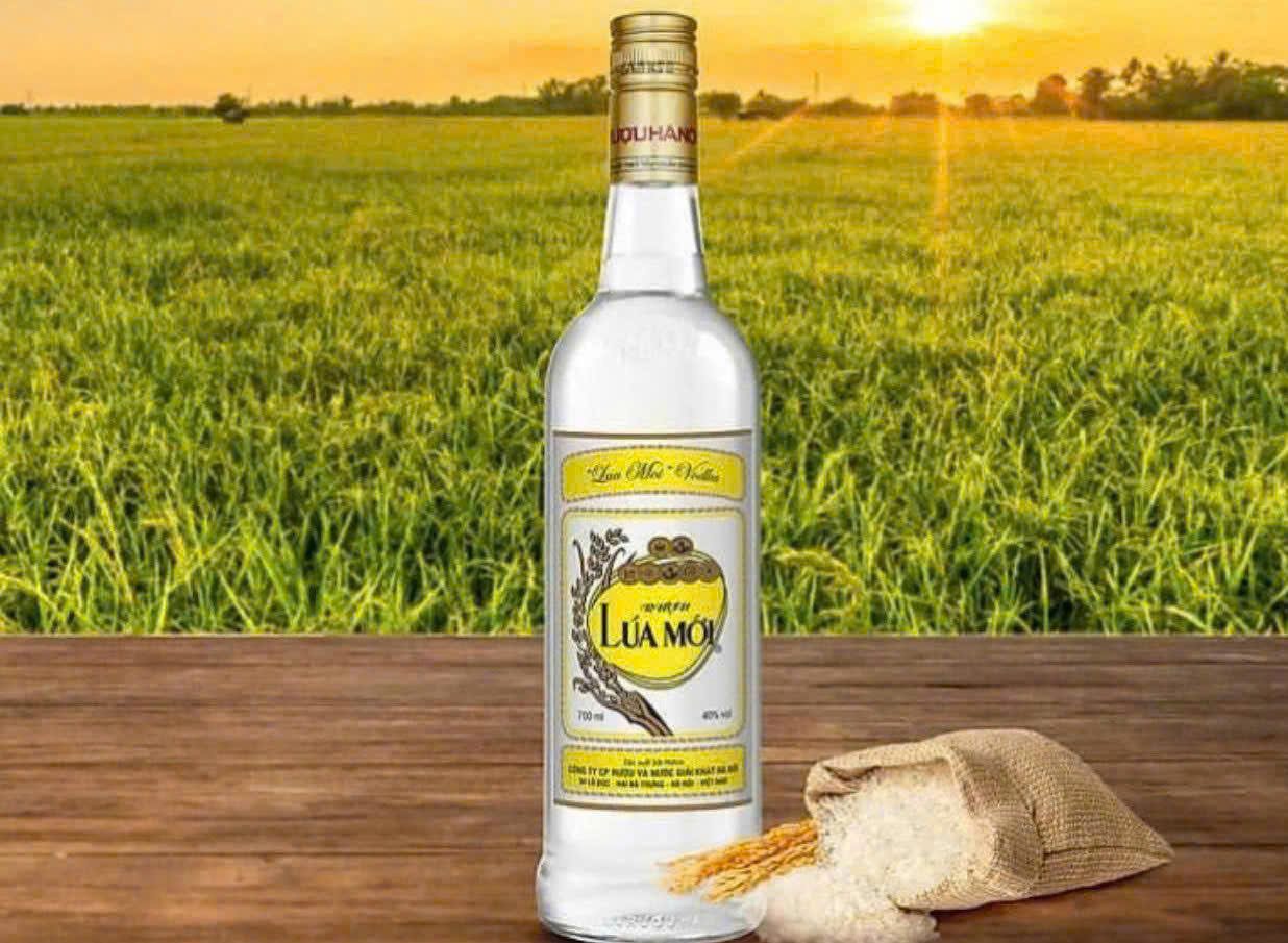 Quang-cao-Ruou-Lua-Moi-700ml