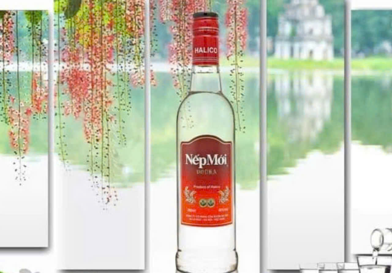 Quang-cao-Ruou-Nep-Moi-700-ml-cua-HALICO