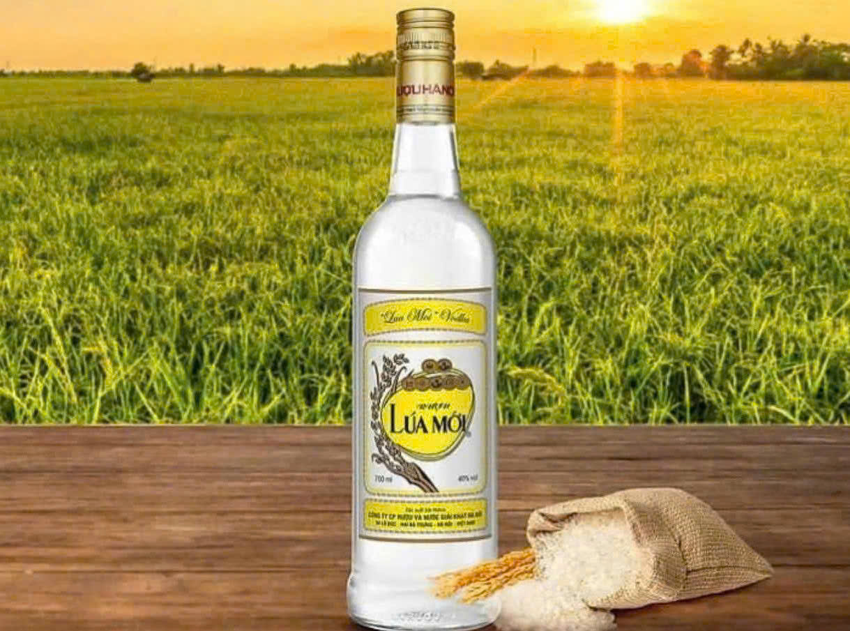 Quang-cao-Vodka-Lua-Moi-700-ml-cua-HALICO