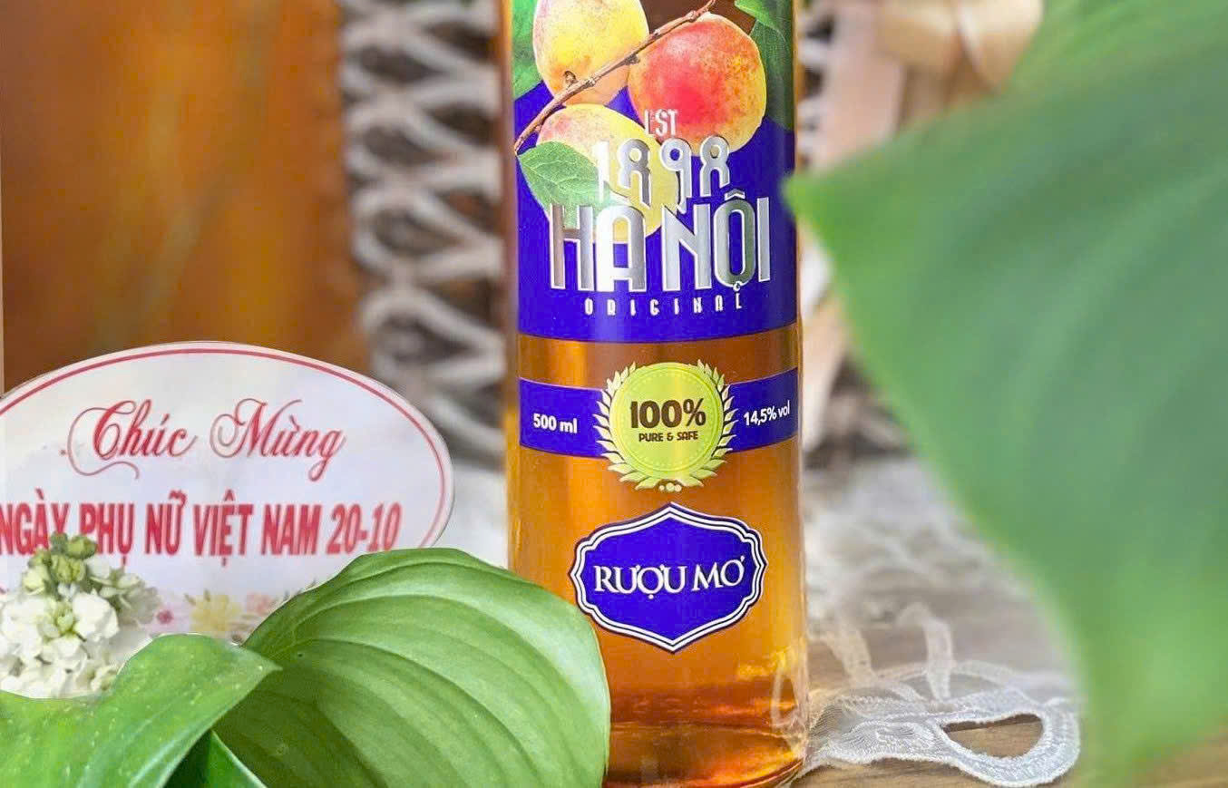 Quang-cao-ruou-mo-hn-1898-cua-halico-Viet-Nam