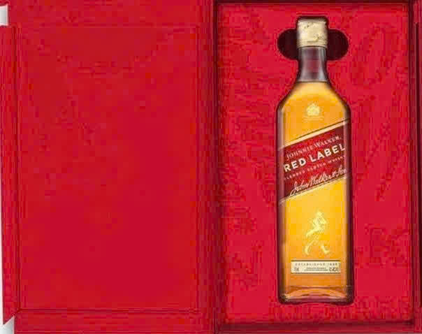 Red-Label-Hop-Qua-2026-khi-mo-Hop-6