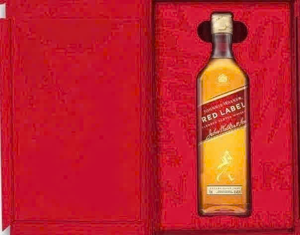 Red-Label-Hop-Qua-2026-khi-mo-Hop-Tet-5