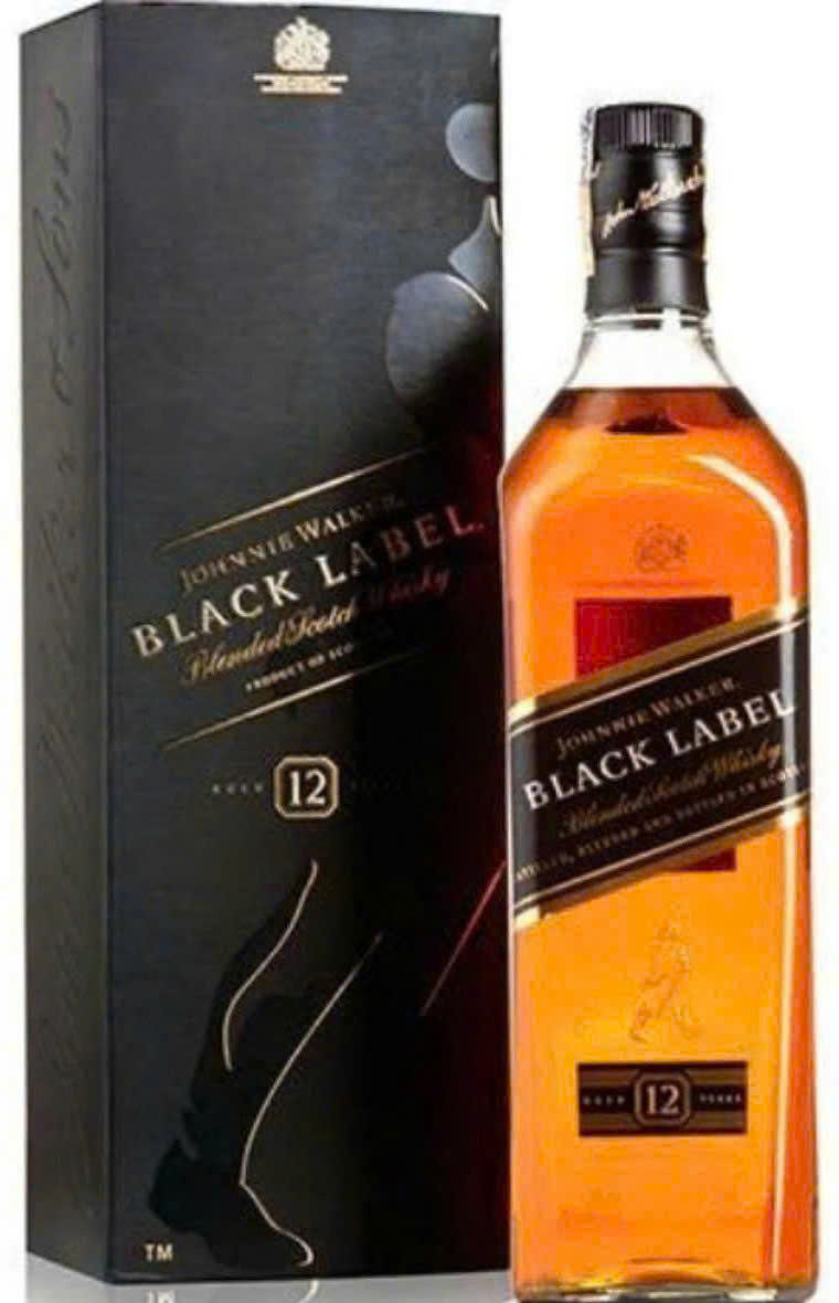 Ruou-Black-Label-gia-re-nhat-HN