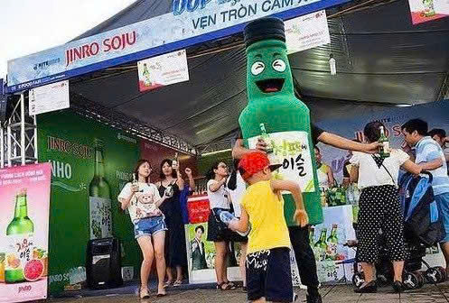 Soju trong-le-am-thuc-Han-Quoc-tai-Viet-Nam