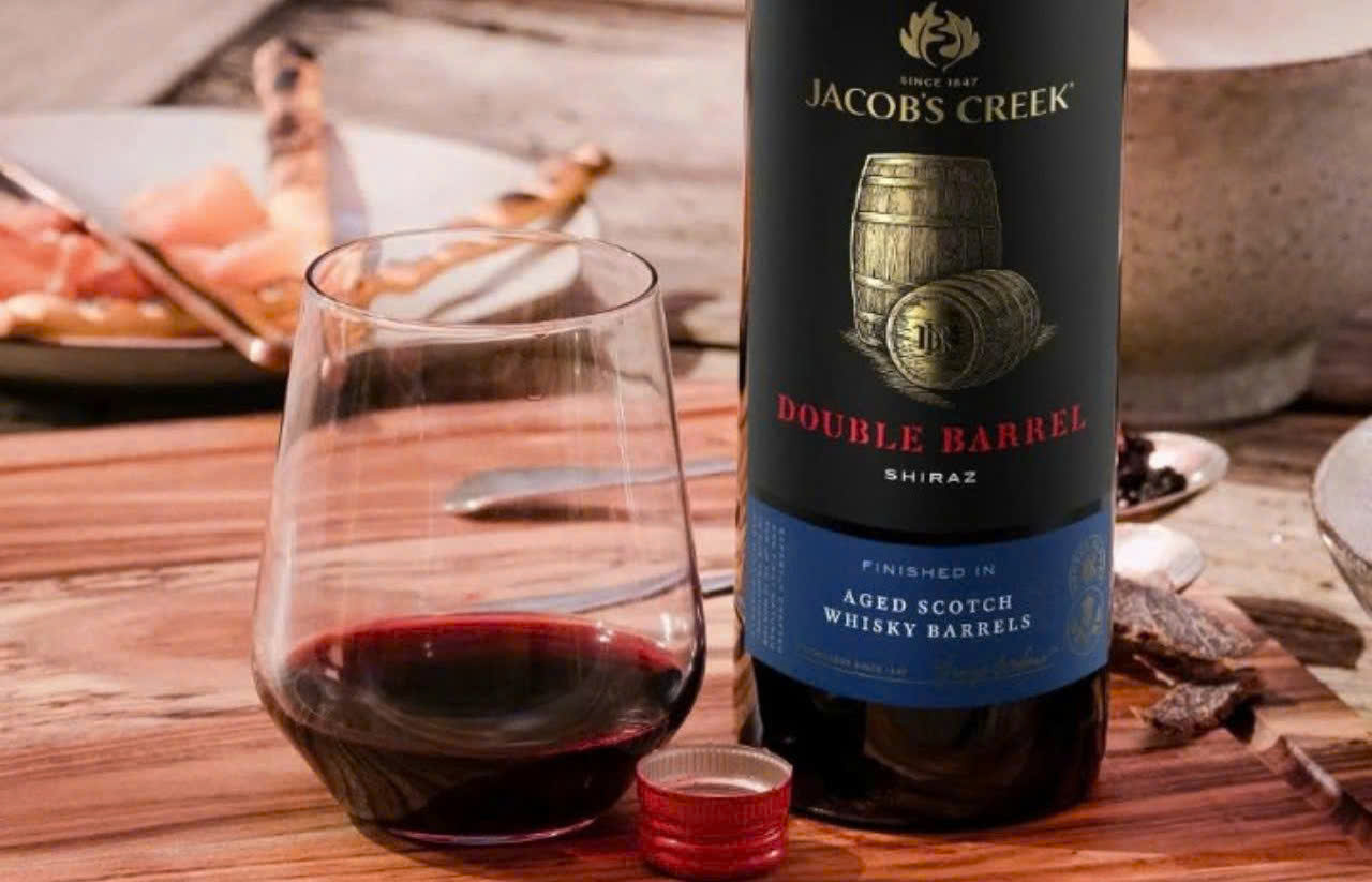 Thuong-thuc-jacobs-creek-double-Bareel-shiraz