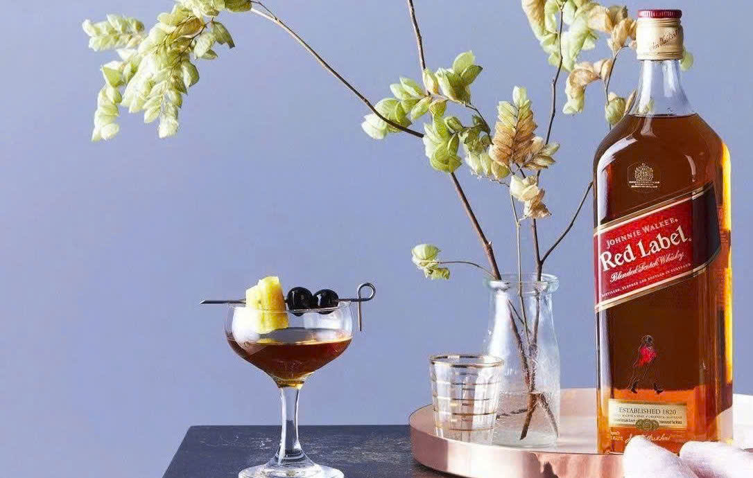 Thuong-thuc-ruou-red-label-dung-chuan