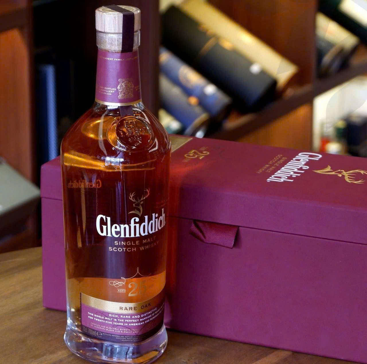 Trung-bay-GLENFIDDICH-25-YO-RARE-OAK