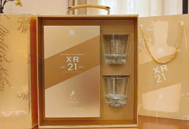 Trung-bay-XR-21-Hop-Qua-2026-gia-re-nhat-Ha-Noi