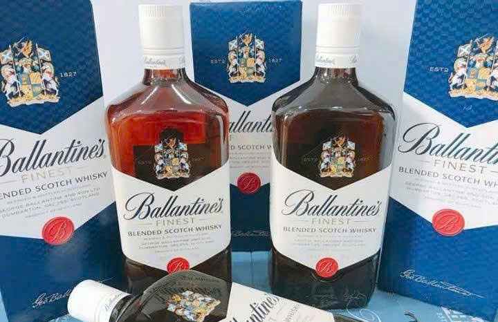 Trung-bay-mau-ruou-Ballantines-Finest-1-Lit