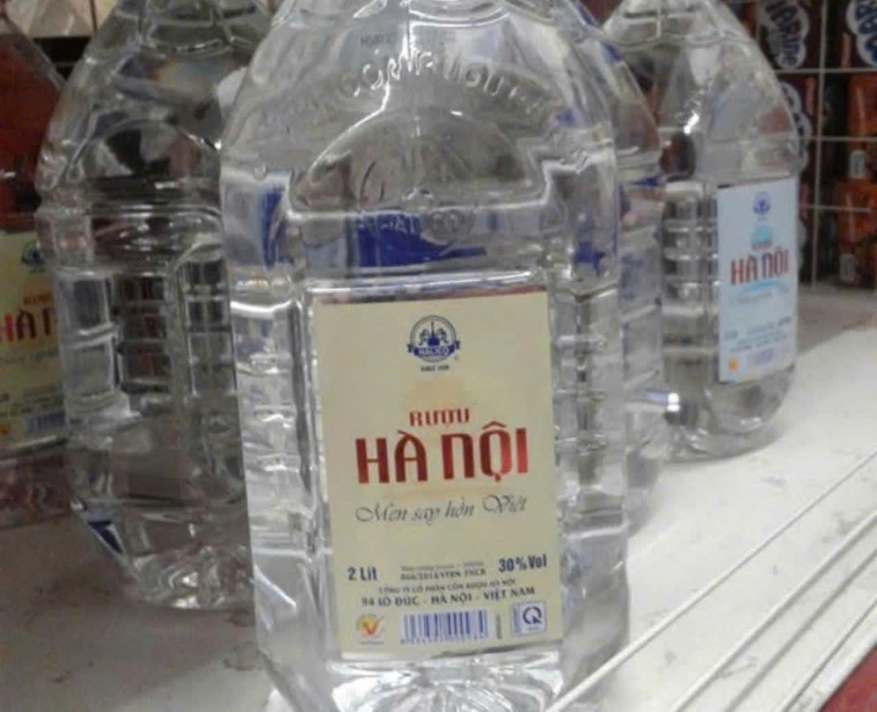 Trung-bay-ruou-Ha-Noi-cua-Halico