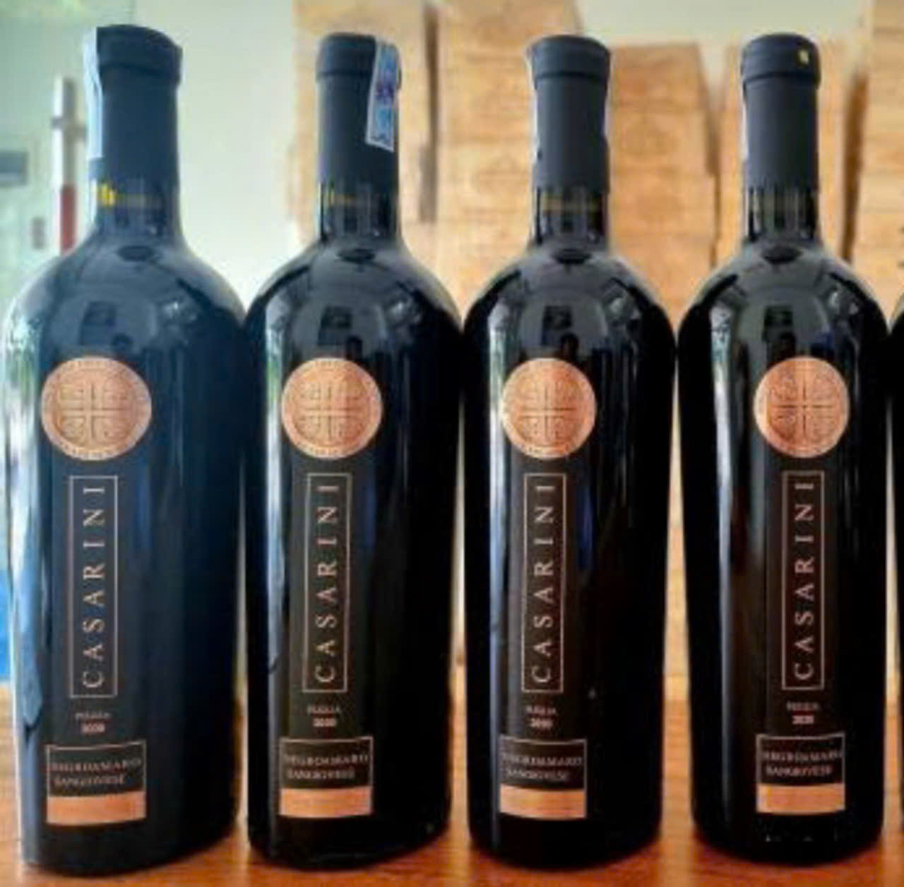 Trung-bay-vang-y-casarini-2