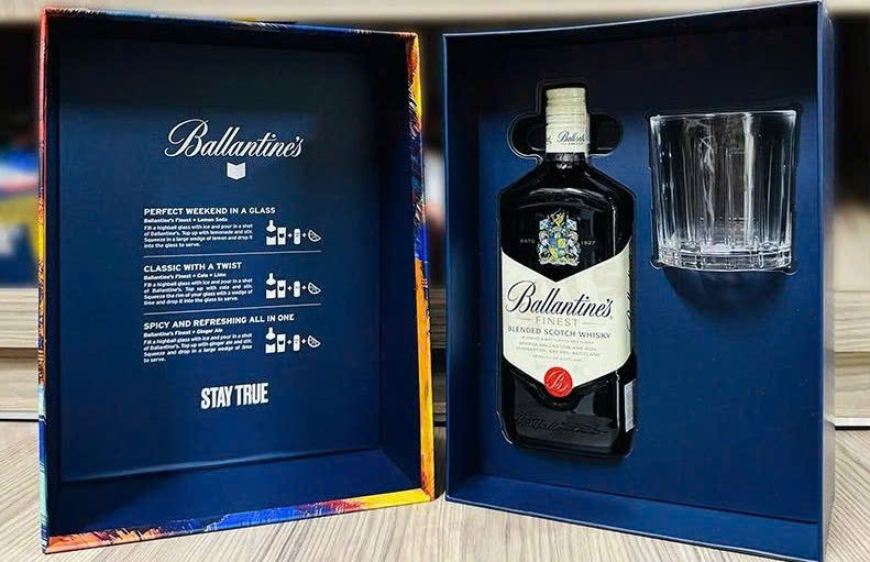 ballentines-finest-GF-2026-khi-mo-hop-qua-26