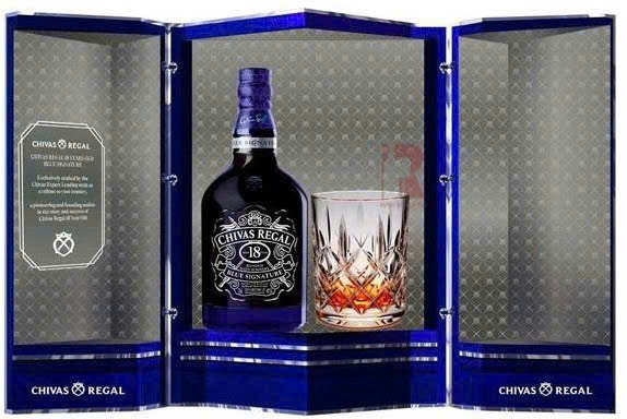 chivas-regal-18-blue-signature-khi-mo-hop-qua-2026