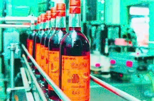 dong-chai-vang-thang-long-70-cl