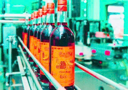 dong-chai-vang-thang-long-700-ml