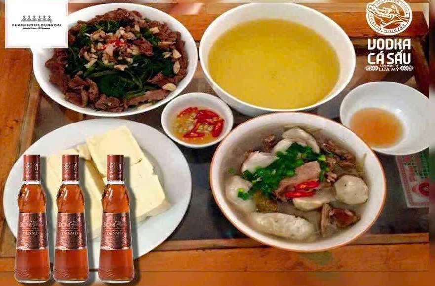 mon-an-viet-voi-ruou-tao-meo-rom-vang