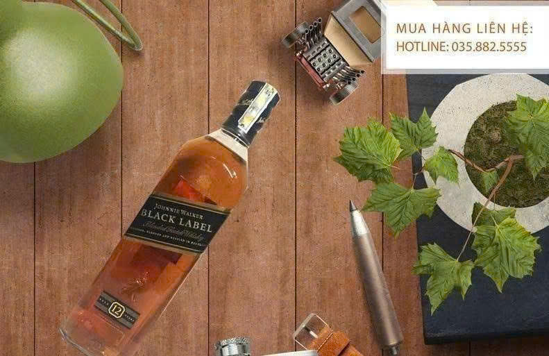 mua-ban-black-Label-700ml-gia-re