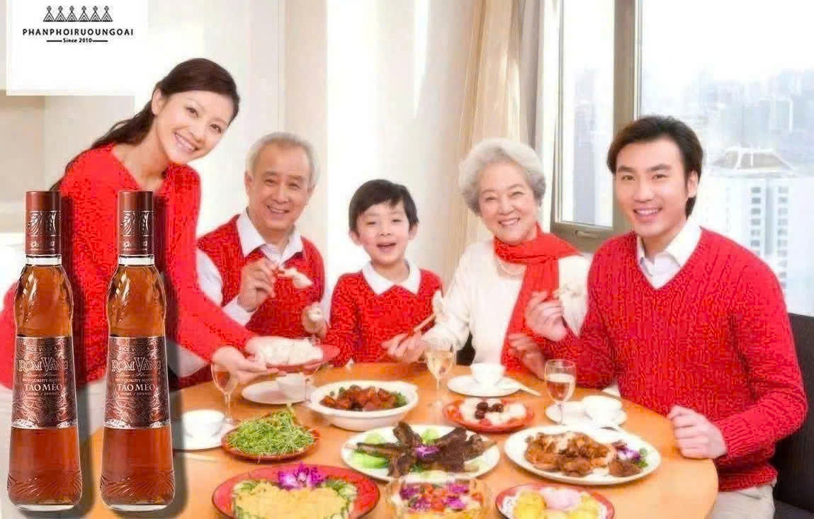 ruou-rom-vang-tao-meo-500-ml-Va-gia-dinh-Viet-Nam
