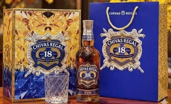 san-pham-Chivas-18-Hop-Qua-Tet-2026-gia-re