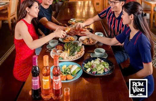 thuong-thuc-3-loai-ruou-rom-vang-50-cl