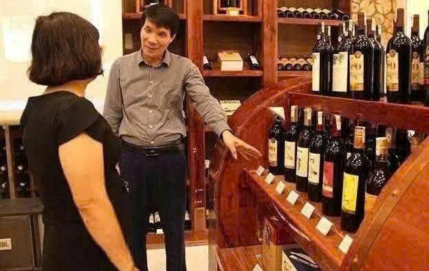 trung-bay-vang-thang-long-cac-loai-tai-Shop-VNam