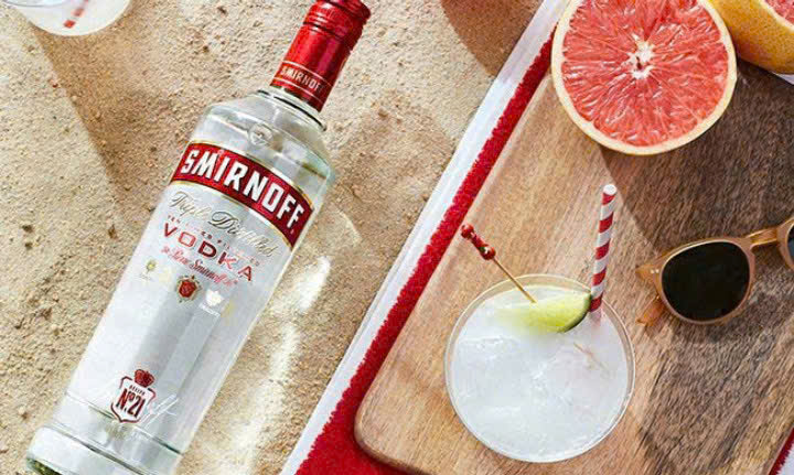 Cach-Thuong-thuc-Vodka-Smirnoff-Red