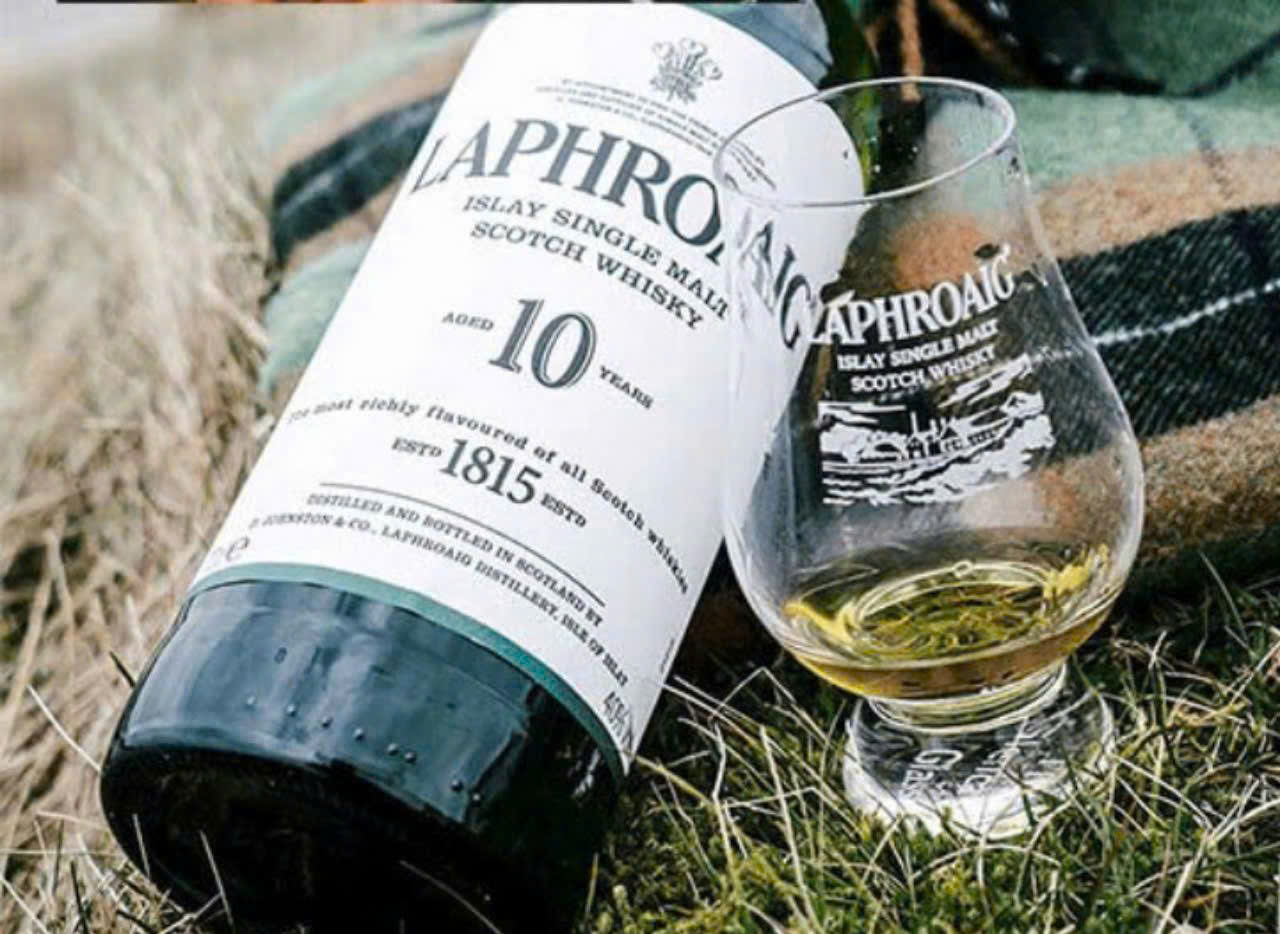 Dung-dieu-Laphroaig-10-nam