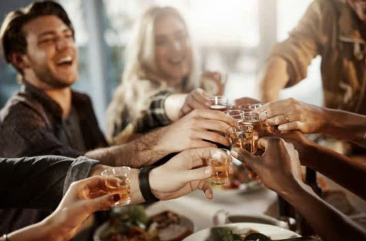 Dung-dieu-voi-Vodka-Friends-500-ml