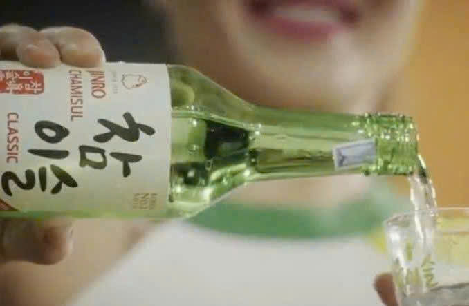 Dung-dieu-voi-jinro-soju-classic-truyen-thong