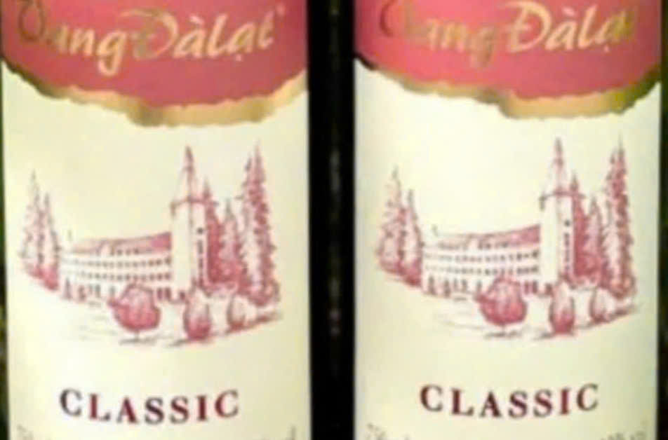 Nhan-hieu-vang-da-lat-classic-do-75cl